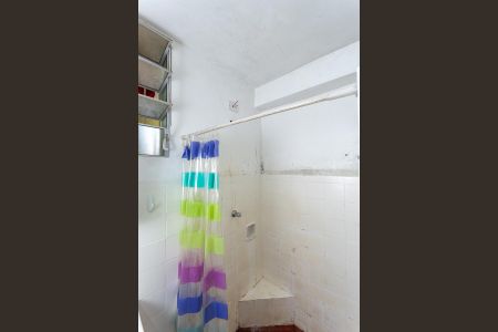 Banheiro Social de kitnet/studio para alugar com 1 quarto, 30m² em Pompeia, São Paulo