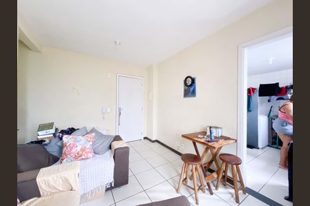 Apartamento para alugar com 50m², 3 quartos e sem vaga