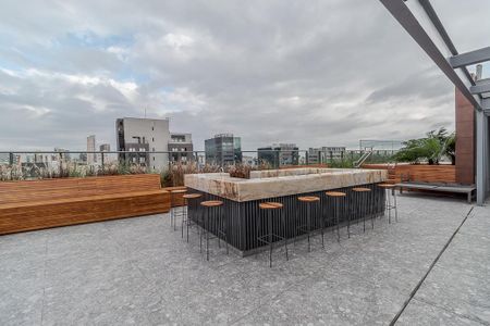 Apartamento para alugar com 30m², 1 quarto e sem vaga Apartamento para alugar com 30m², 1 quarto e sem vagaTerraço / Bar