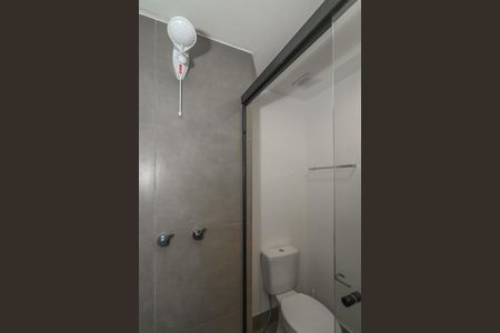 Banheiro de apartamento para alugar com 1 quarto, 30m² em Auxiliadora, Porto Alegre