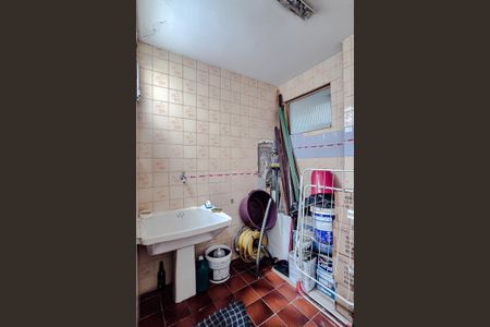 Apartamento à venda com 134m², 2 quartos e sem vagaBanheiro de serviço