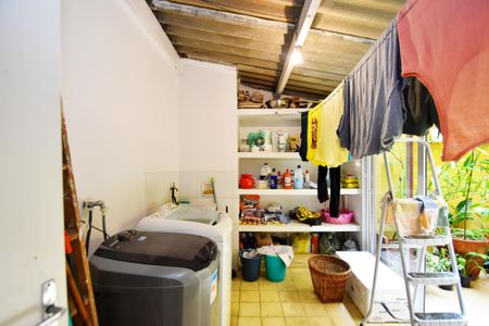 Apartamento à venda com 169m², 3 quartos e sem vaga Apartamento à venda com 169m², 3 quartos e sem vagalavanderia