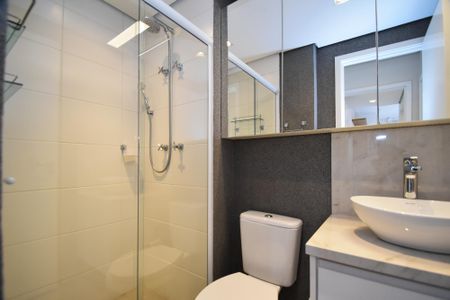 Apartamento para alugar com 60m², 2 quartos e 1 vaga Apartamento para alugar com 60m², 2 quartos e 1 vagaBanheiro social