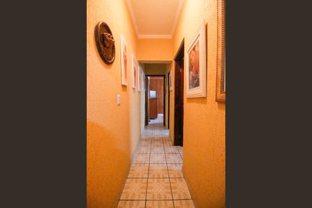 Casa à venda com 101m², 2 quartos e 2 vagasCorredor