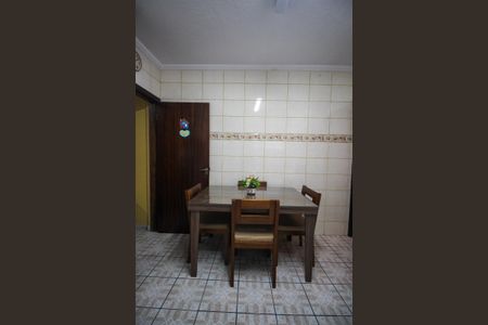 Casa à venda com 101m², 2 quartos e 2 vagasCozinha