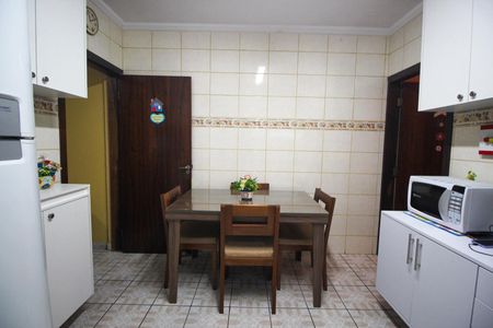Casa à venda com 101m², 2 quartos e 2 vagasCozinha