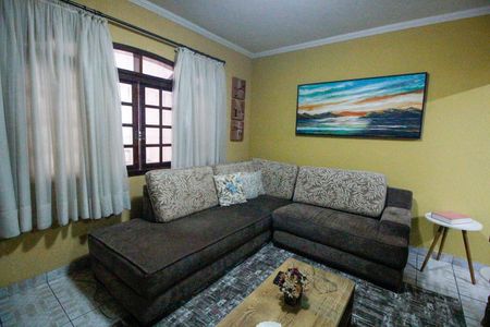 Casa à venda com 101m², 2 quartos e 2 vagasSala