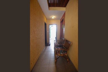 Casa à venda com 101m², 2 quartos e 2 vagasEntrada