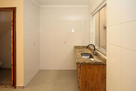 Casa de condomínio à venda com 53m², 2 quartos e 1 vagaCozinha
