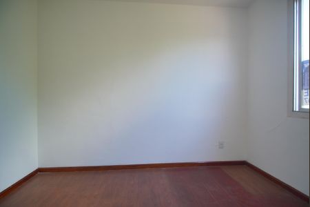 Quarto de apartamento à venda com 1 quarto, 65m² em Santa Maria Goretti, Porto Alegre