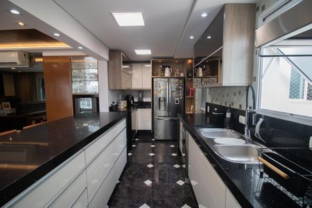 Apartamento à venda com 133m², 3 quartos e 3 vagasCOZINHA