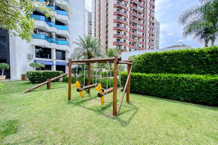 Apartamento para alugar com 105m², 3 quartos e 3 vagasÁrea comum - Playground