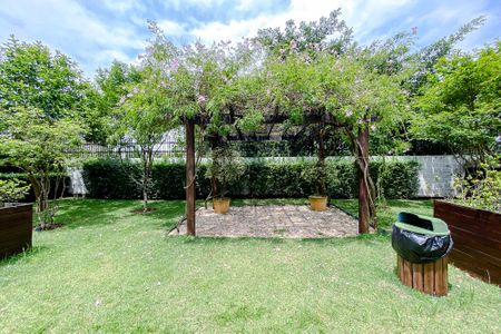 Apartamento para alugar com 105m², 3 quartos e 3 vagasÁrea comum - Playground