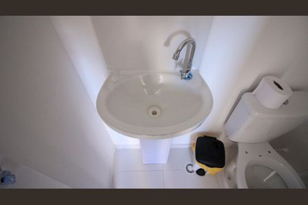 Banheiro de apartamento para alugar com 1 quarto, 26m² em Jardim Imperador (zona Leste), São Paulo