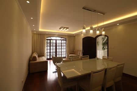 Casa à venda com 6 quartos, 280m² em Vila Pauliceia, São Paulo