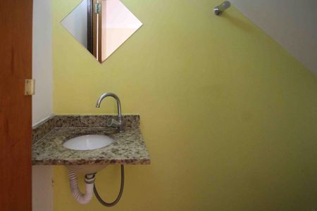 Casa de condomínio para alugar com 53m², 2 quartos e 1 vagaLavabo