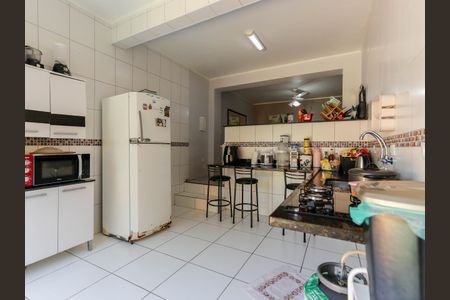 Casa à venda com 182m², 5 quartos e 2 vagasCasa 2 - Cozinha e Área de Serviço 