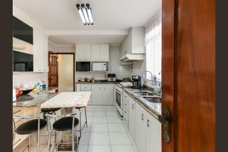 Casa à venda com 182m², 5 quartos e 2 vagasCozinha 
