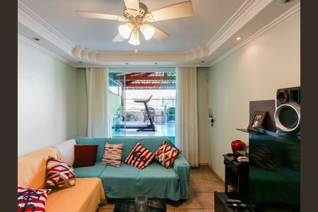 Casa à venda com 182m², 5 quartos e 2 vagasSala