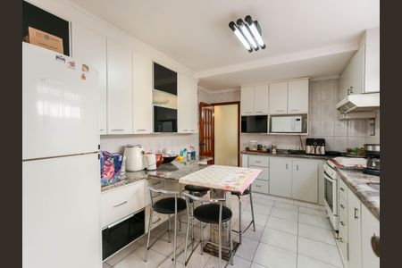 Casa à venda com 182m², 5 quartos e 2 vagasCozinha 