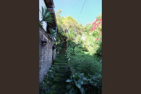 Casa à venda com 378m², 2 quartos e 1 vaga Casa à venda com 378m², 2 quartos e 1 vagaJardim