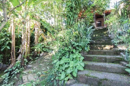 Casa à venda com 378m², 2 quartos e 1 vaga Casa à venda com 378m², 2 quartos e 1 vagaJardim