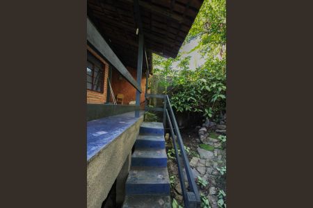 Casa à venda com 378m², 2 quartos e 1 vaga Casa à venda com 378m², 2 quartos e 1 vagaEdícula