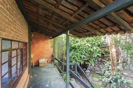 Casa à venda com 378m², 2 quartos e 1 vaga Casa à venda com 378m², 2 quartos e 1 vagaEdícula