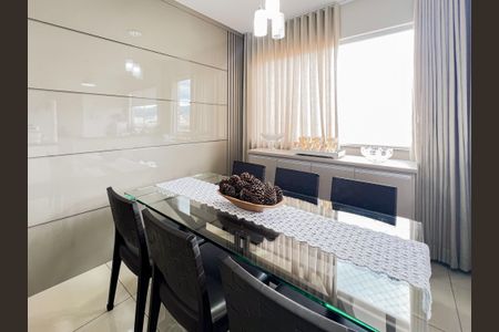 Apartamento à venda com 171m², 3 quartos e 1 vaga Apartamento à venda com 171m², 3 quartos e 1 vagaSala