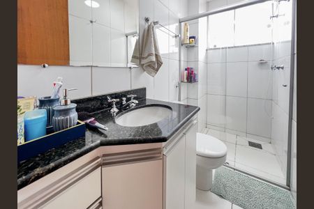 Apartamento à venda com 171m², 3 quartos e 1 vaga Apartamento à venda com 171m², 3 quartos e 1 vagaBanheiro social