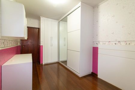 Casa à venda com 320m², 4 quartos e 4 vagas Casa à venda com 320m², 4 quartos e 4 vagasQuarto 3