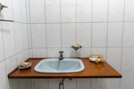 Casa à venda com 320m², 4 quartos e 4 vagas Casa à venda com 320m², 4 quartos e 4 vagasLavabo