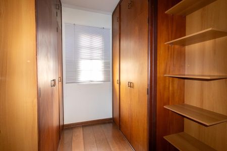 Casa à venda com 320m², 4 quartos e 4 vagas Casa à venda com 320m², 4 quartos e 4 vagasSuite 1