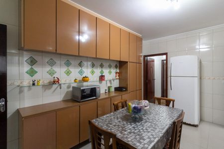 Casa à venda com 150m², 3 quartos e 2 vagas Casa à venda com 150m², 3 quartos e 2 vagasCozinha