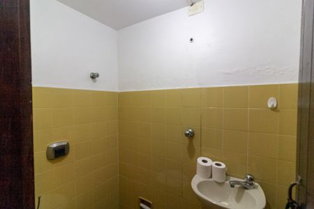 Casa à venda com 150m², 3 quartos e 2 vagas Casa à venda com 150m², 3 quartos e 2 vagasBanheiro de Serviço