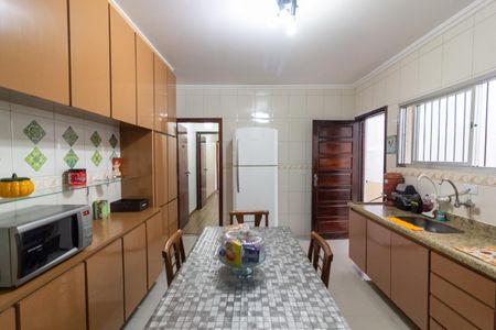 Casa à venda com 150m², 3 quartos e 2 vagas Casa à venda com 150m², 3 quartos e 2 vagasCozinha