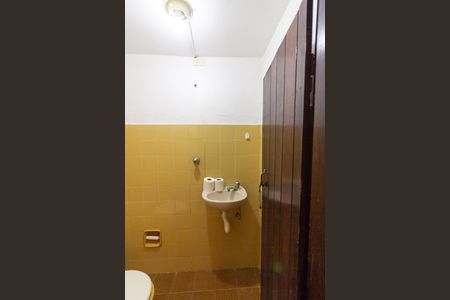 Casa à venda com 150m², 3 quartos e 2 vagas Casa à venda com 150m², 3 quartos e 2 vagasBanheiro de Serviço