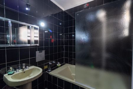 Casa à venda com 150m², 3 quartos e 2 vagas Casa à venda com 150m², 3 quartos e 2 vagasBanheiro Suíte