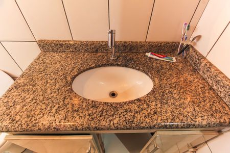 Casa à venda com 88m², 3 quartos e 2 vagasBanheiro