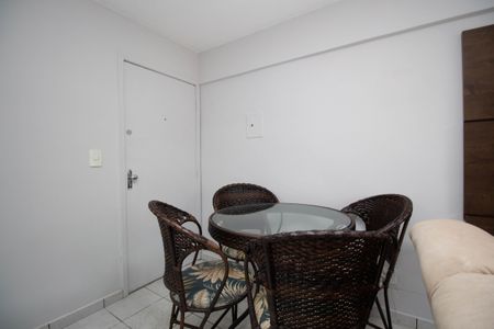 Sala de apartamento para alugar com 2 quartos, 55m² em Crn 712/713, Brasília