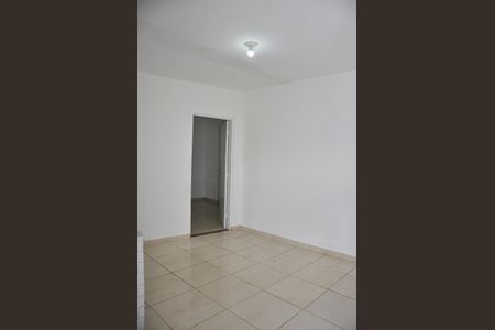 Detalhe - Sala e Cozinha de casa para alugar com 1 quarto, 70m² em Vila Zat, São Paulo