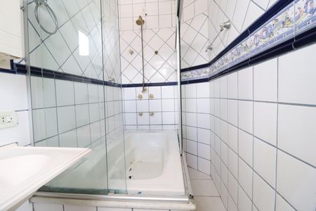 Casa para alugar com 1200m², 6 quartos e 6 vagasBanheiro do Quarto 3