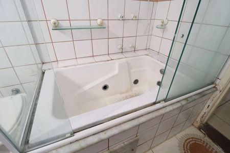 Casa para alugar com 1200m², 6 quartos e 6 vagasBanheiro do Quarto 1