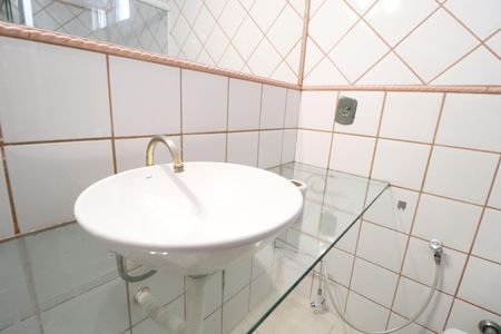 Casa para alugar com 1200m², 6 quartos e 6 vagasBanheiro do Quarto 1