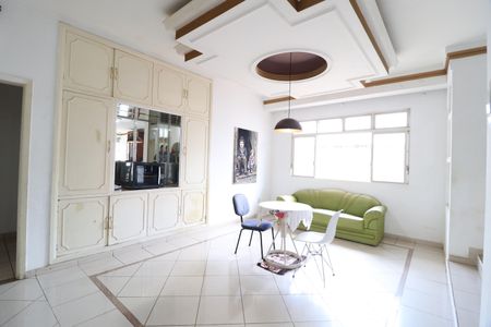 Casa para alugar com 1200m², 6 quartos e 6 vagasSala