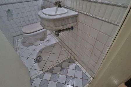 Casa para alugar com 1200m², 6 quartos e 6 vagasLavabo