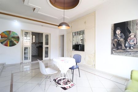 Casa para alugar com 1200m², 6 quartos e 6 vagasSala