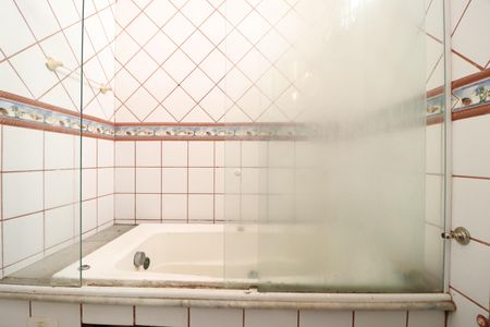 Casa para alugar com 1200m², 6 quartos e 6 vagasBanheiro do Quarto 2