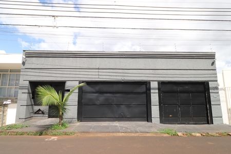 Casa para alugar com 1200m², 6 quartos e 6 vagasFachada