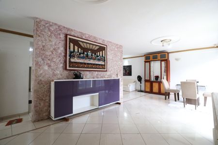 Casa para alugar com 1200m², 6 quartos e 6 vagasSala